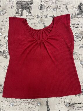 🇨🇦 Mago Women's Ribbed Scoop Neck Top